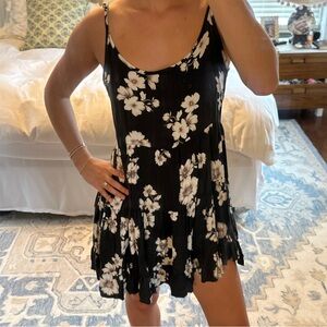 Brandy Melville Dress black and white floral